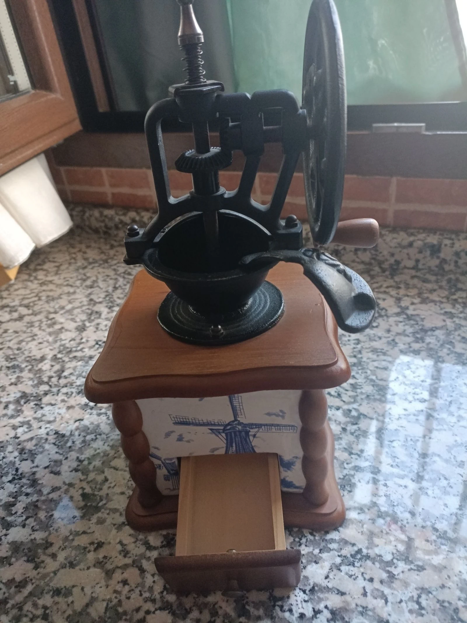 Vintage wooden and ceramic grinder – photo 2